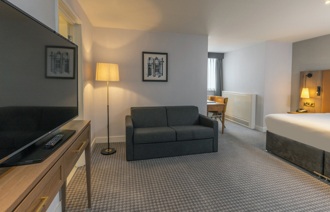 Oxford Juniorsuites Carousel Desktop 2