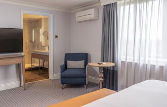 Oxford Suites Carousel Desktop 3